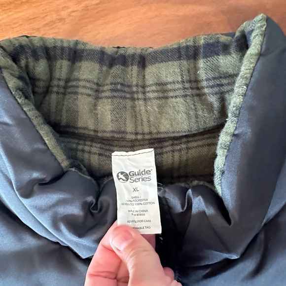 Gander Mntn Guide Series Reversible Black Puffer Vest and Plaid Flannel size XL - Picture 4 of 4